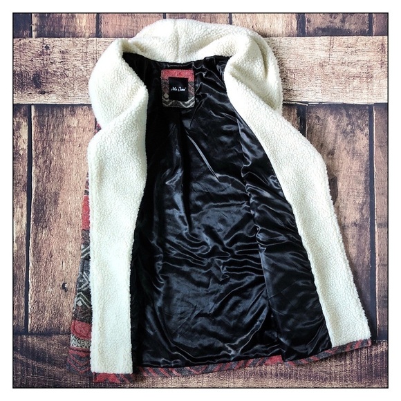 Tribal Patterned Faux Shearling Boho Vest - Picture 2 of 2